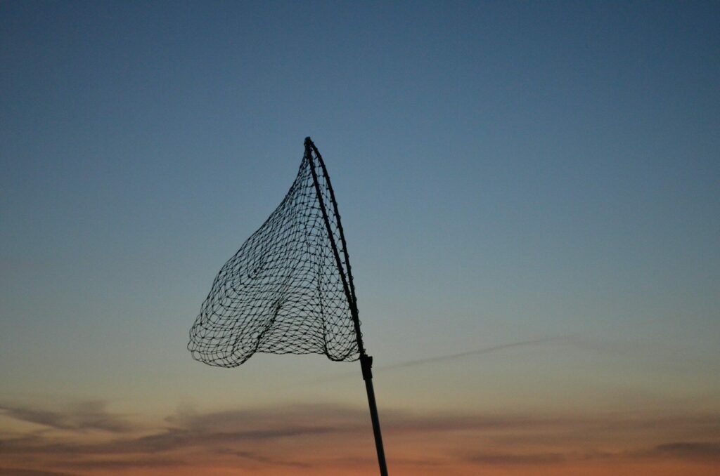 black fish net